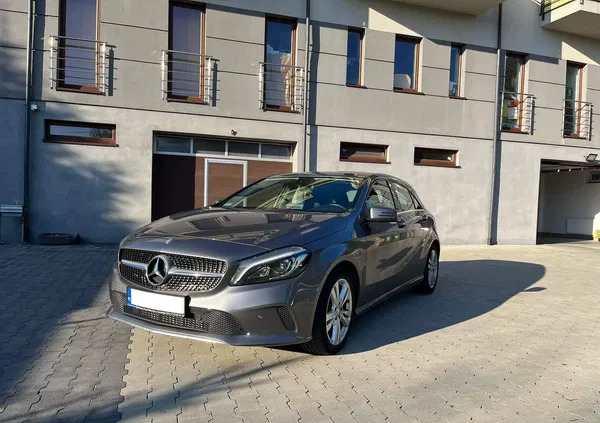mercedes benz klasa a małopolskie Mercedes-Benz Klasa A cena 68500 przebieg: 135000, rok produkcji 2016 z Tarnów